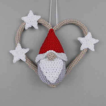 Christmas gnome hanging decoration – easy to make from scraps of yarn - Crochet