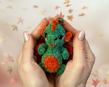 Crochet pattern Plush Dragon. Amigurumi pendant Dragon.