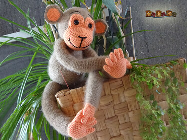 Schlenker-Affe  Monki, Häkelanleitung von DaDaDe