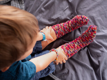 Dicke Socken stricken – 9 Größen für Babys, Kinder und Erwachsene bis 48