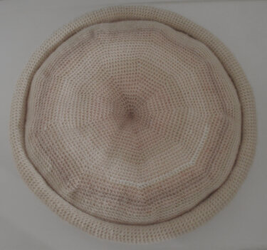 Rundes gehäkeltes Katzenbett in Creme, Draufsicht