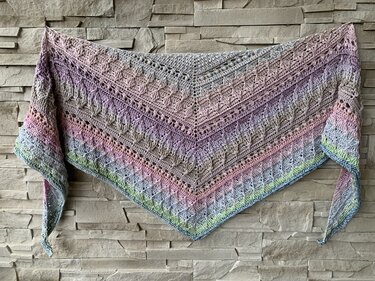 Crochet Pattern Flat Triangular Scarf "Naia"
