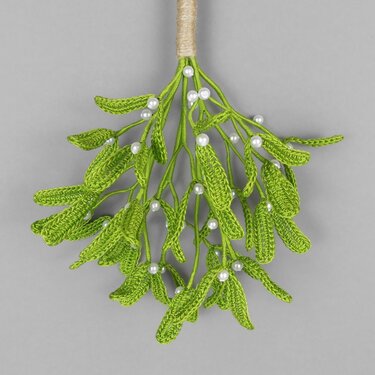 Mistletoe – hanging Christmas decorations – easy to crochet
