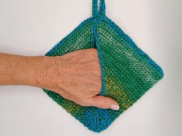 Topflappen Wunder! Zwei in Einem! Ideal für Bobbelreste! Sehr praktisch! - Häkeln