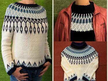 Cremefarbener gehäkelter Damenpullover mit blau-weißem geometrischem Muster an Rundpasse, Ärmelbündchen und Saum.