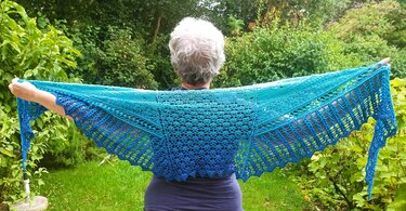 Madagaskar - wing shaped cloth - crochet pattern