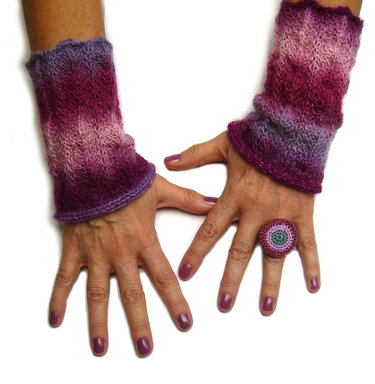 Knitting Patterns – Wrist Warmers #4