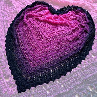 Häkelanleitung Dreieckstuch "Deep Inside"