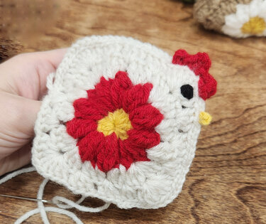 Granny Square Chick Crochet Pattern –  Ornament for Christmas Tree