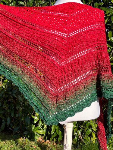 tiefes Dreieckstuch - Santa Claus - Häkeln