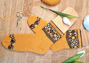 Colorwork socks "Wild Bees" - digital instructions - Knitting