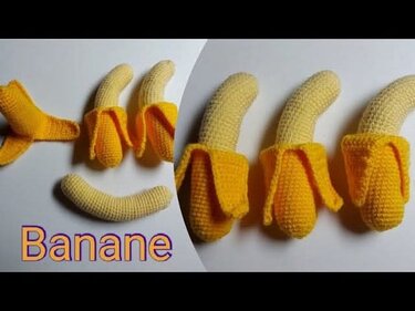 Mehrere gehäkelte Bananen in Hell- und Dunkelgelb, teils geschält, als Referenzobjekte für Bastler
