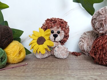 Lio the Lion with a Sunflower - Amigurumi Crochet Pattern