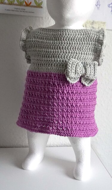 Crochet pattern for an adorable baby dress