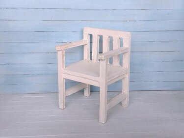 Miniatur-Stuhl mit Armlehnen Bastelanleitung