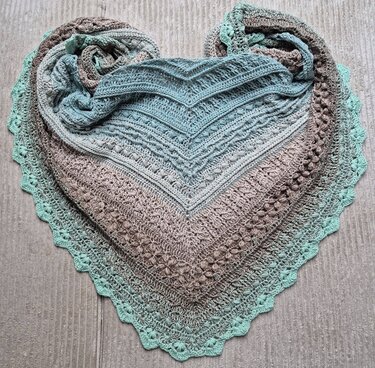 Osidian Flach - Extra breites, kuschelig warmes Schaltuch Schal - Häkeln