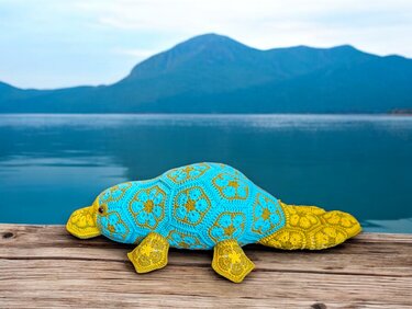 Pit The Platypus with African Flowers crochet pattern PDF DYN