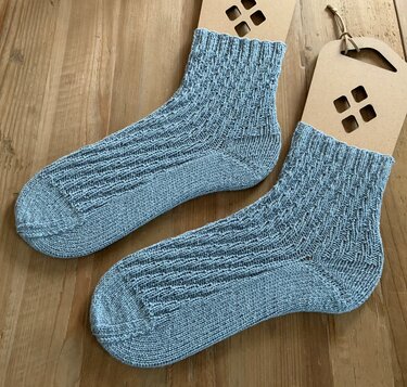 Abreona - Socks - Stricken