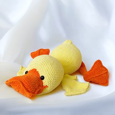 Großes Kissen Entlein.  Ohne Nähen. Häkelanleitung