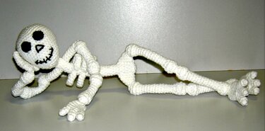 Knochentrocken das Skelett Häkelanleitung als PDF