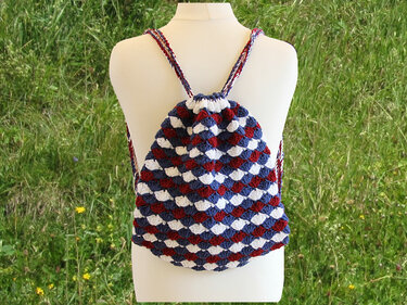 Rucksack gehäkelt in tollem Muschelmuster ohne Nähte - Häkeln