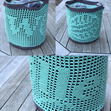 gehäkelter Aufbewahrungskorb in Mint mit Grifföffnungen und braunem Rand