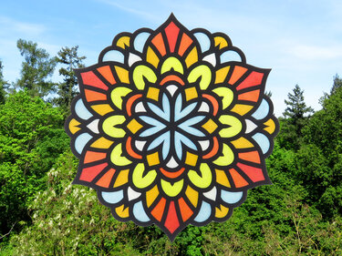 Fensterbild-Mandala – Bastelvorlagen und Anleitung - Basteln