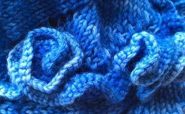 Waves'n Roses - Stricken