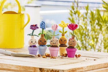 Gehäkelte Blumenzwieblen im Tontopf - Häkeln