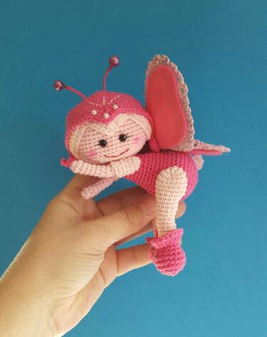Butterfly „Cynthia„ 14 cm tall  - English Uk Pattern - E-Book - - Crochet