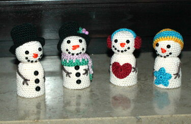 Glowing snowmen 4 different ways - Crochet