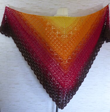 Autumn blossom -  crocheted triangular scarf with flowerm, crochet pattern