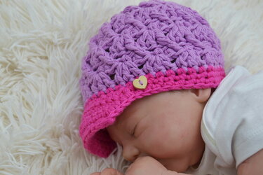 - LOTTA - Newsgirlhat und Tuch Set, Ballonmütze für alle Größen häkeln, ab Baby bis Erwachsene, Stola mit Fransen