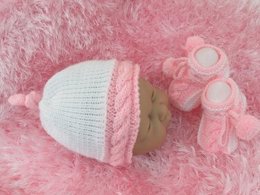 Strickanleitung Babyschuhe und Babymütze Gr.50 kostenlos