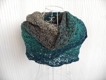 Möbius-Schal Wende-Manöver häkeln mit 1 BOBBEL COTTON XTRA von Woolly Hugs - Bild 2