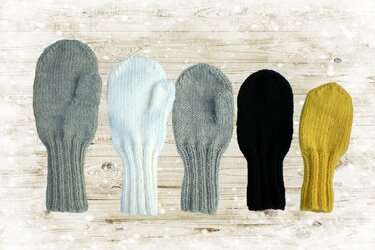 Knitting Tutorial Gloves in 5 Sizes