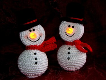 Häkelanleitung Schneemann mit leuchtender Nase - Amigurumi