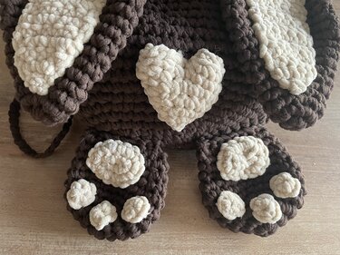 Bunny in your luggage: crochet pattern for individual bunny backpack