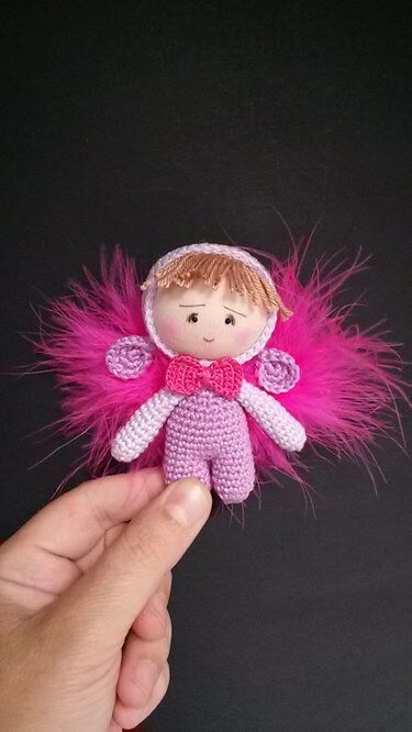 Amigurumi Mini Engel Mädchen mit Federn 10 cm Groß - Häkeln
