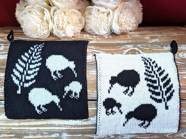 Double knitting pattern washcloth / potholder "Kiwi Love II"