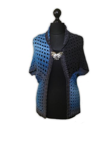 Naneth Shrug - Crochet