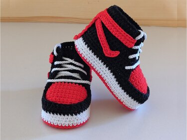 Baby basketball sneakers crochet pattern for baby 3-6 months, baby gift B5