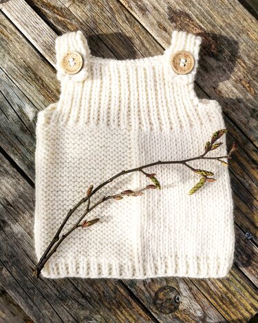 Baby knit sweater vest pattern / easy knitted top for toddler