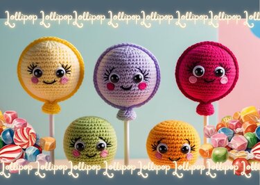 Fünf gehäkelte Amigurumi-Lutscher in Gelb, Lila, Pink, Grün und Orange mit niedlichen Gesichtern vor pastellfarbenem Hintergrund.