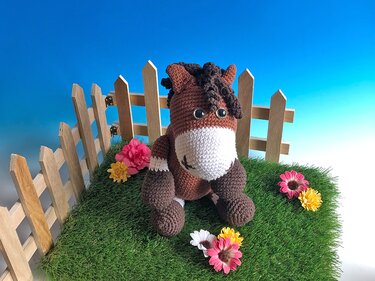 Häkelanleitung Amigurumi Pony Pierre ein kleines Pferd häkeln jennysideenreich