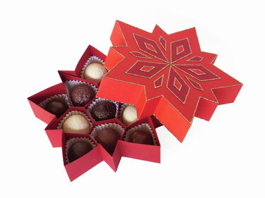 Weihnachtliche Pralinenschachtel – Bastelvorlagen mit Anleitung - Basteln