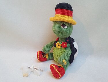 Häkelanleitung Igor der kleine Fussball Fan