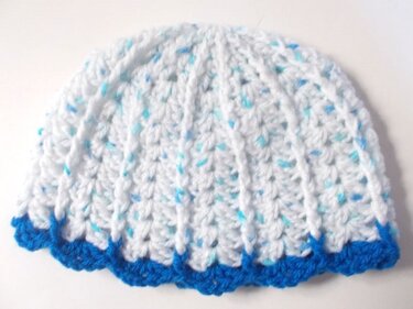 Häkelanleitung Babymütze weiß-blau für Kopfumfang 38/40
