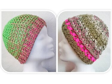 Zwei gehäkelte Beanies auf weißen Schaufensterköpfen: grün-pinkes Lochmuster und braun-weiß-pinke Mütze mit pinker Zierkante.