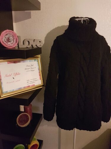 Kuschel-Pulli mit Zopf